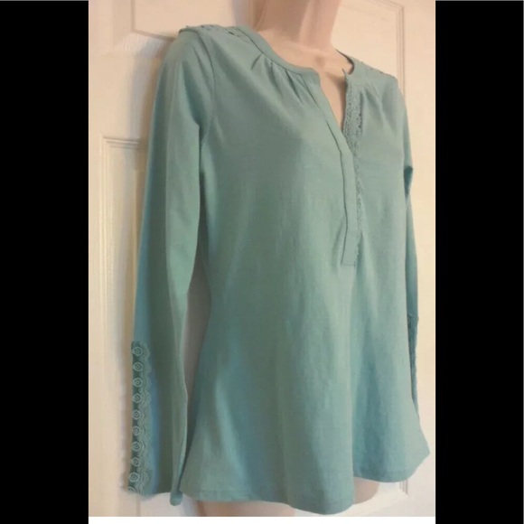 adventura Tops - 🐿 AVENTURA Sz SMALL AVILA LS SHIRT LACE TRIM Tee
